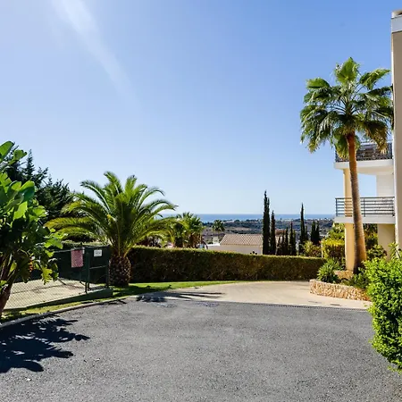 Homes Ocean View With Huge Sunny Terrace, 2 Swimming Pools & Tennis Court شقة *