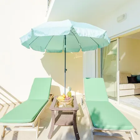 Homes Ocean View With Huge Sunny Terrace, 2 Swimming Pools & Tennis Court Διαμέρισμα *